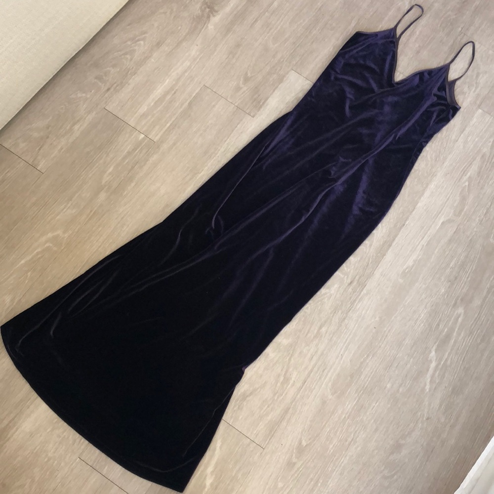 Bebe Long DBL V Flare Dress Purple Velvet Small